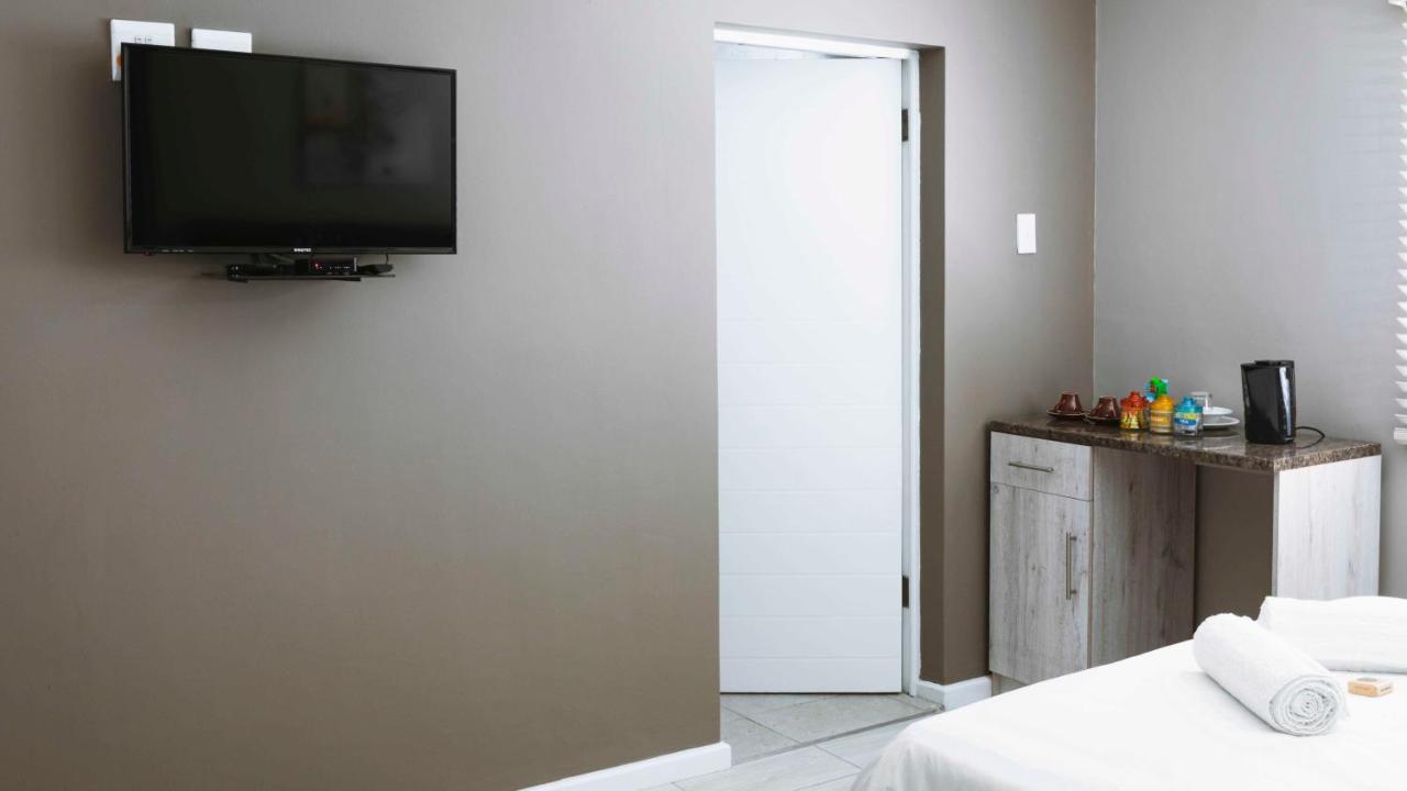 103Onwallace Self Catering Guest House Кейптаун Екстериор снимка